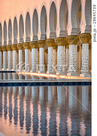 Sheikh Zayed White Mosque in Abu Dhabi Sheikh Zayed White Mosque in Abu Dhabi 28645739