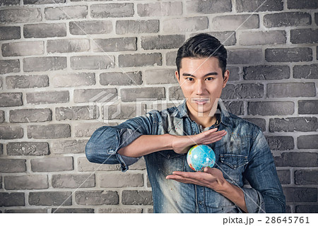 man hold a globe 28645761