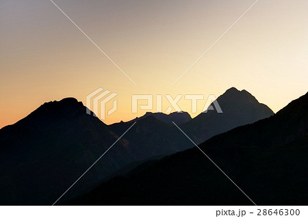編笠山から見る明け方の八ヶ岳連峰 主峰群の写真素材