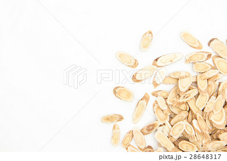 キバナオウギ（黄耆）: Astragalus root 28648317