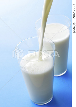 牛乳 28652224