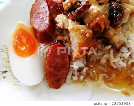 Khao Moo Daeng (rice with roasted red pork) Khao Moo Daeng (rice with roasted red pork) 28652938