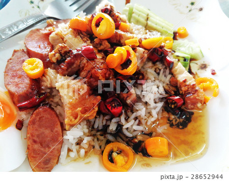 Khao Moo Daeng (rice with roasted red pork) Khao Moo Daeng (rice with roasted red pork) 28652944