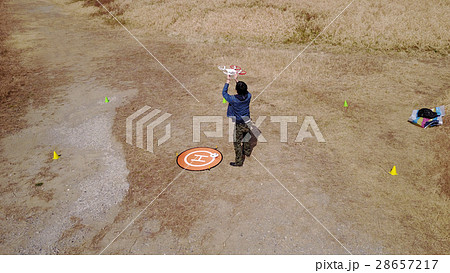 ドローンパイロット 28657217