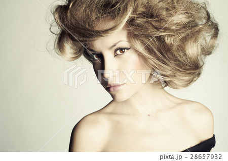 Beautiful woman with magnificent hair Beautiful woman with magnificent hair 28657932