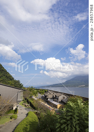 世界遺産を有する鹿児島の超目玉観光スポット「仙厳園」桜島を築山,錦江湾を池に見立てた借景庭大名庭園 28657968