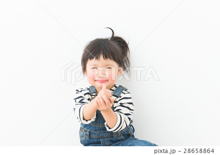 元気な女の子 28658864
