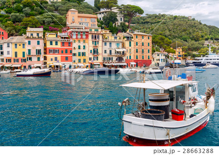 Portofino. The resort town in Liguria. 28663288