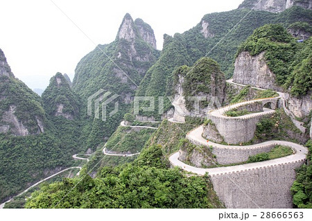 road to Tian Men Shan 28666563