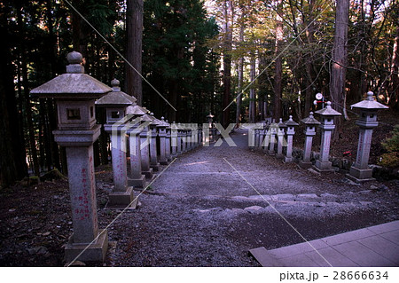 秩父三社・三峯神社 参道・随身門 (埼玉県 秩父市) 秩父三社・三峯神社 参道・随身門 (埼玉県 秩父市) 28666634