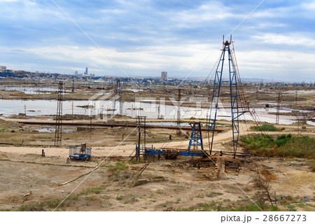 Oil field Oil field 28667273