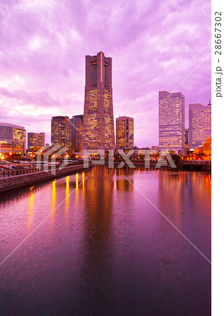 横浜の夕景 28667302