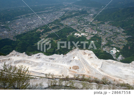 秩父・武甲山頂上の眺め 秩父・武甲山頂上の眺め 28667558