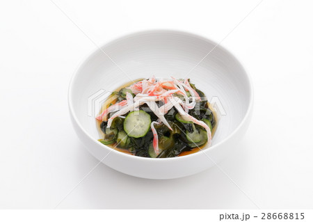 わかめときゅうりとカニカマのぽん酢和え 28668815