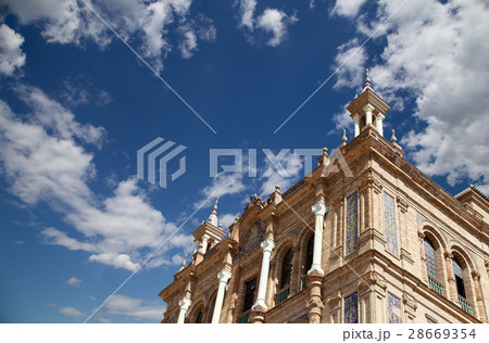 Buildings on the Plaza de Espana.Seville 28669354