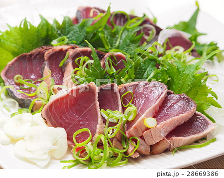 カツオのたたき 28669386