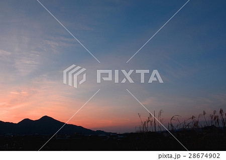 綺麗な山　二上山の夕景 28674902