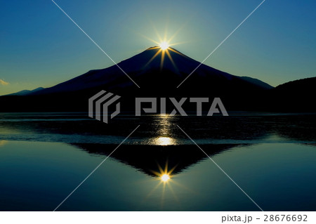 Wダイヤモンド富士　山中湖　世界遺産　絶景 28676692