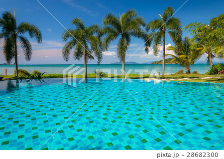 swimming pool 28682300