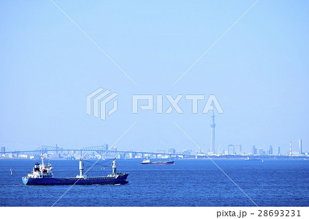 東京湾の青空と海　背景 28693231