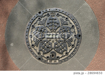 マンホールの蓋 マンホールの蓋 28694650