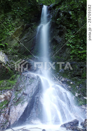 滝 28709382