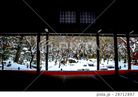 雪の圓光寺 28712897