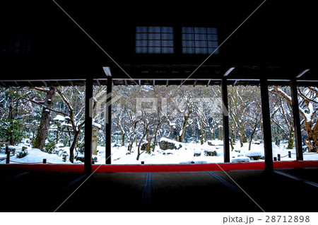 雪の圓光寺 28712898