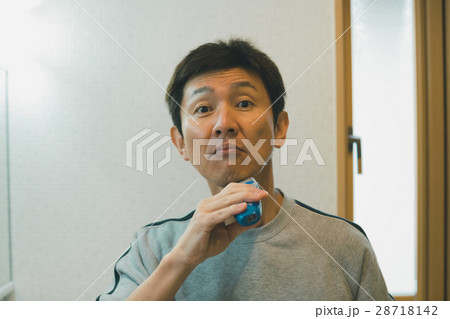 middle-aged and older person 28718142