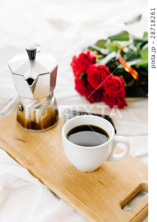 A cup of coffee, coffee on the wooden Boards 28718261