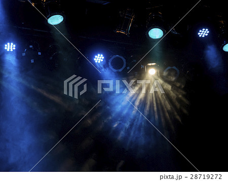 まぶしいスポットライト（くっきり） 28719272