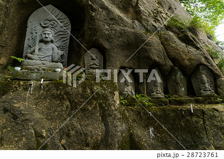 いわおの石仏郡 いわおの石仏郡 28723761