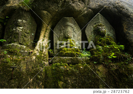 いわおの石仏郡 28723762