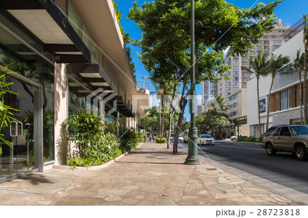 ワイキキのクヒオ通り沿いの町並み 28723818