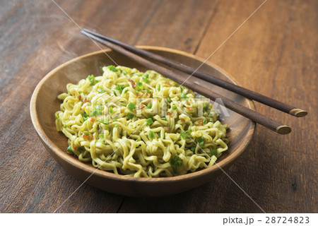 Delicious dried noodles 28724823