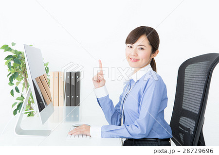 ビジネスウーマン（オフィス） 28729696