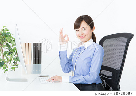 ビジネスウーマン（オフィス） 28729697