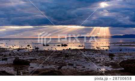 沖縄 石垣島 名蔵大橋からの夕景 沖縄 石垣島 名蔵大橋からの夕景 28730658