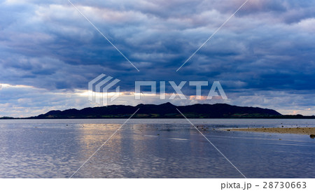 沖縄 石垣島 名蔵大橋からの夕景 沖縄 石垣島 名蔵大橋からの夕景 28730663