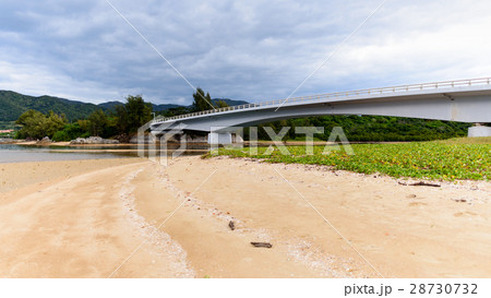 沖縄 石垣島の名蔵大橋の写真素材