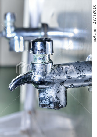 Public faucet and water drop Public faucet and water drop 28733010