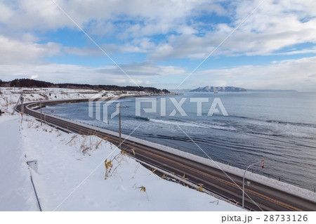 冬の国道228号と津軽海峡 冬の国道228号と津軽海峡 28733126