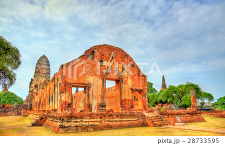 Wat Ratchaburana Temple in Ayutthaya, Thailand Wat Ratchaburana Temple in Ayutthaya, Thailand 28733595