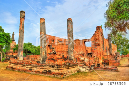 Wat Ratchaburana Temple in Ayutthaya, Thailand Wat Ratchaburana Temple in Ayutthaya, Thailand 28733596