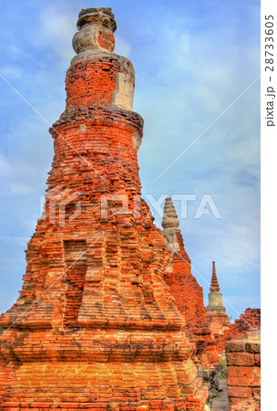 Wat Mahathat at Ayutthaya Historical Park Wat Mahathat at Ayutthaya Historical Park 28733605