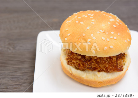 おいしいメンチカツサンド おいしいメンチカツサンド 28733897