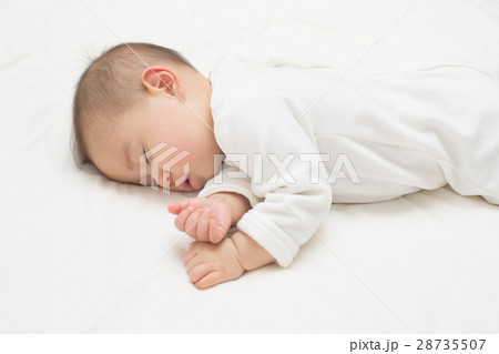 赤ちゃんのお昼寝 赤ちゃんのお昼寝 28735507