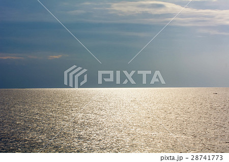 Sea peacetime in the evening Sea peacetime in the evening 28741773