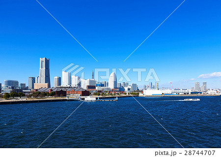 青空が広がるみなとみらい横浜 青空が広がるみなとみらい横浜 28744707