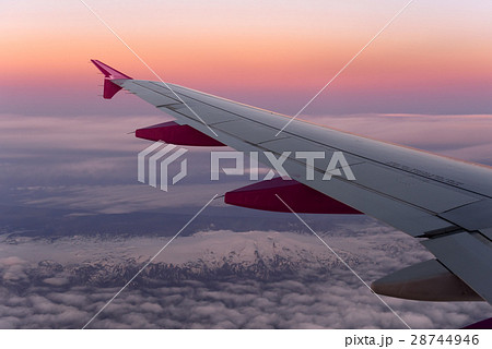airplane airplane 28744946